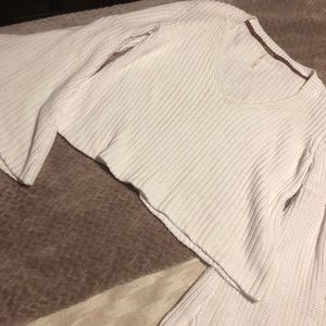 Bell sleeves sweater
